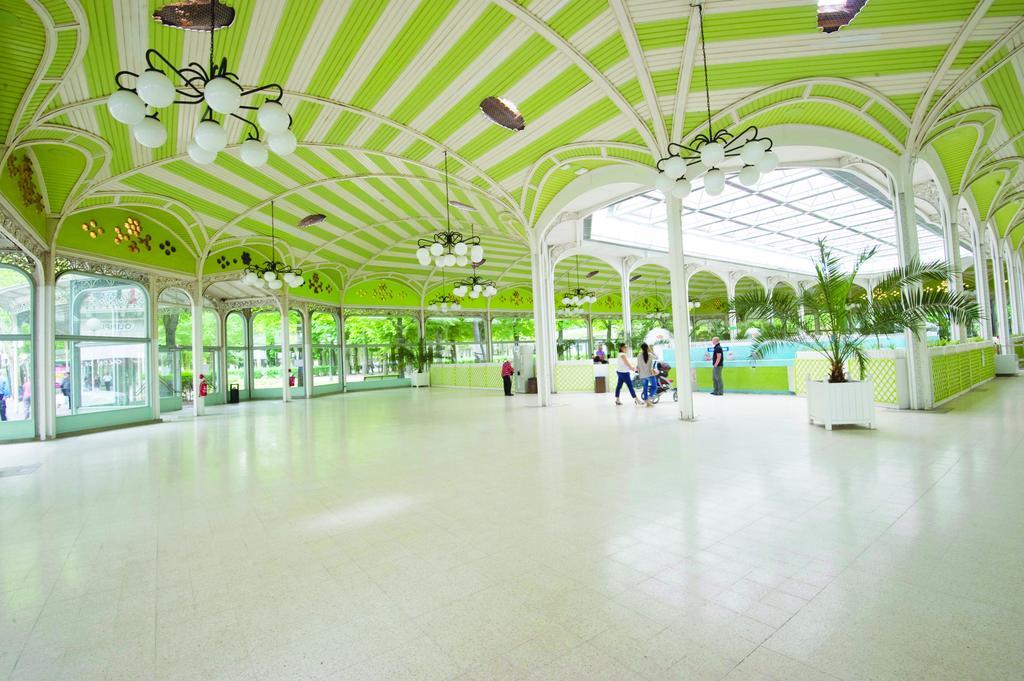 Hotel Des Thermes Les Domes Vichy Zewnętrze zdjęcie